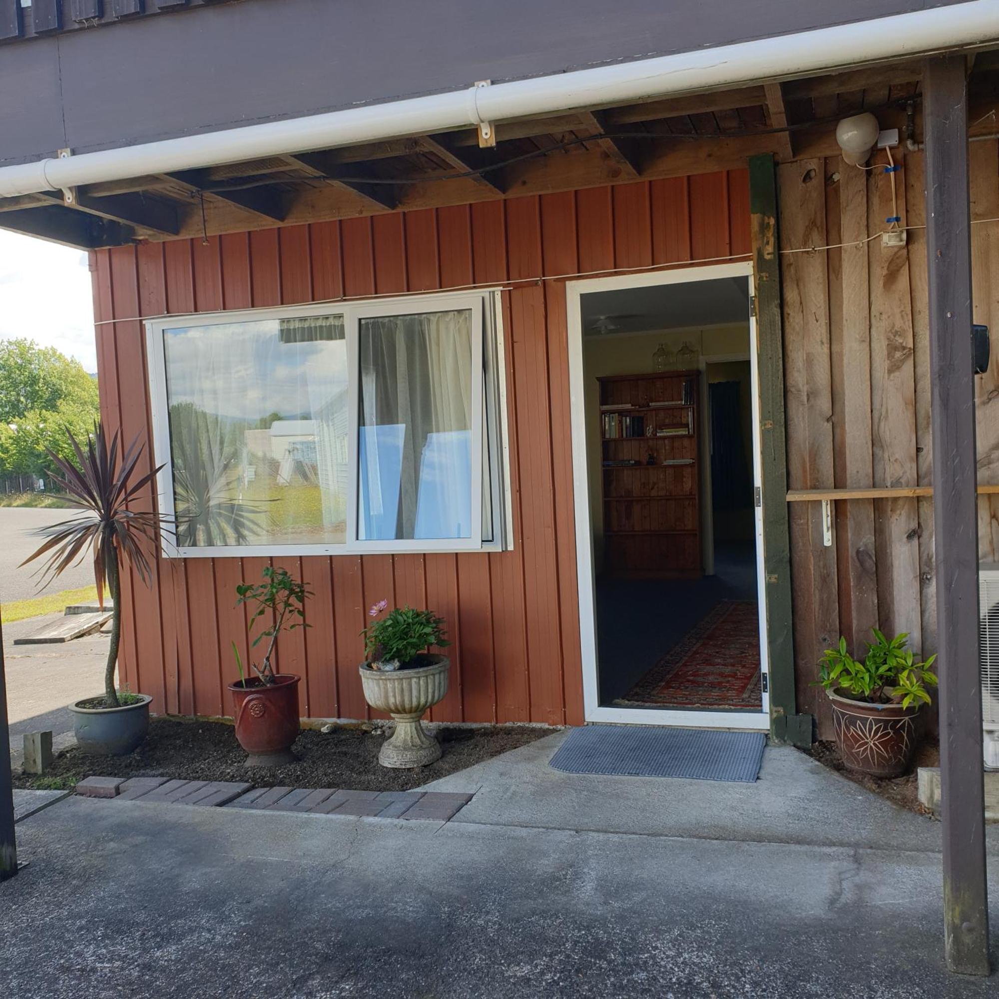 The Redbarn Villa Turangi Exteriör bild